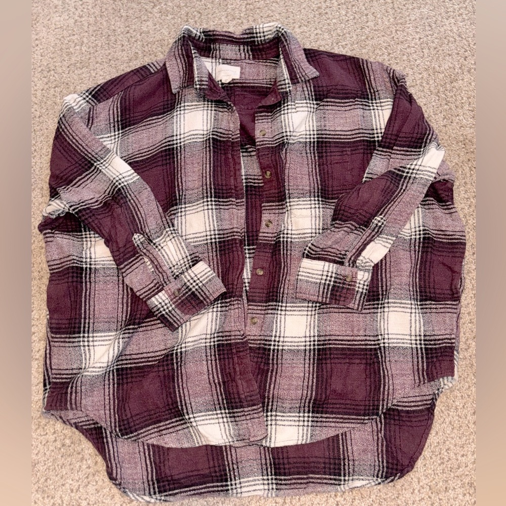 American Eagle Outfitters Red and White Casual Button Down Shirt